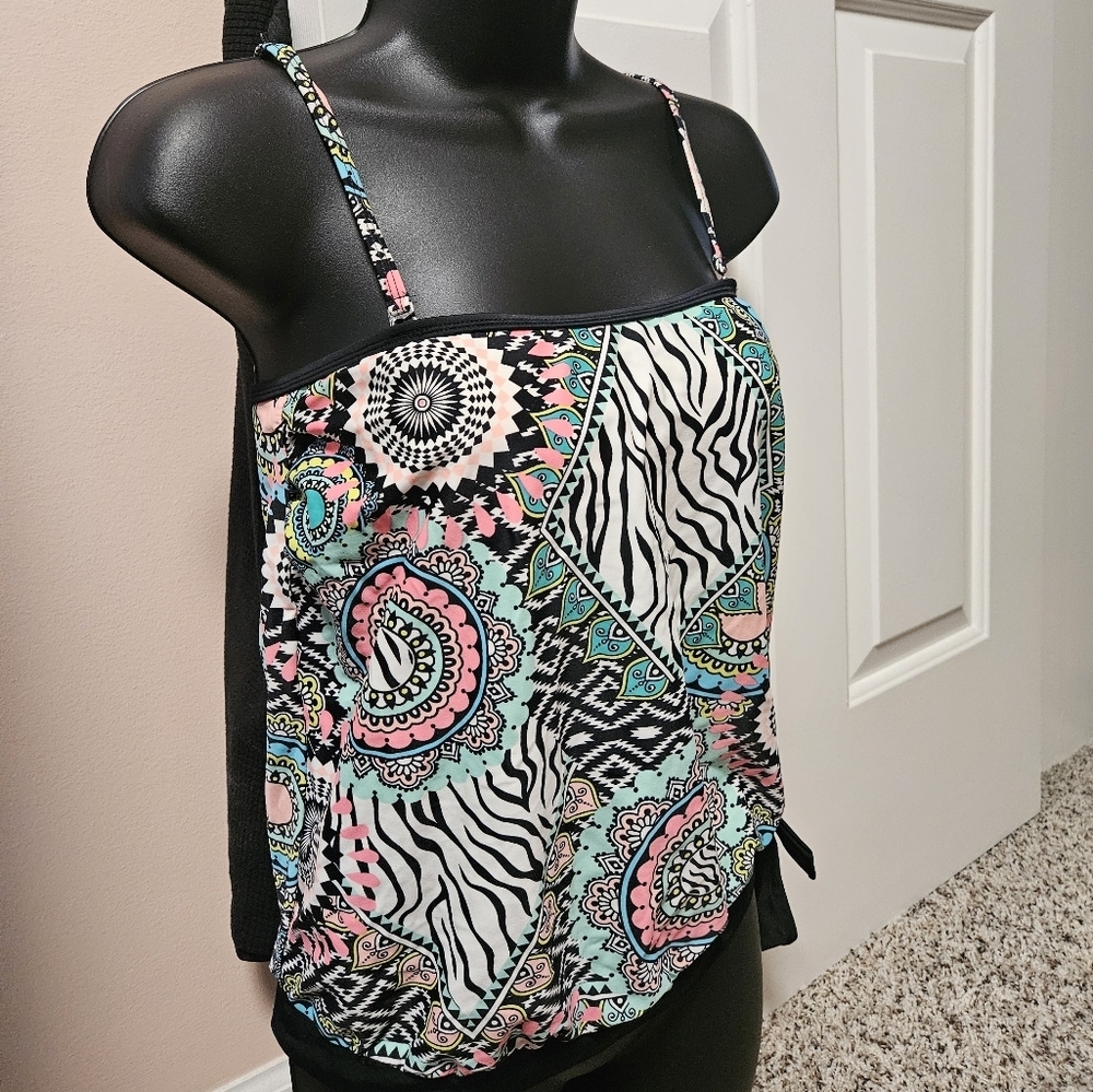 VENUS Vibrant Patterned Tankini - Picture 7 of 15